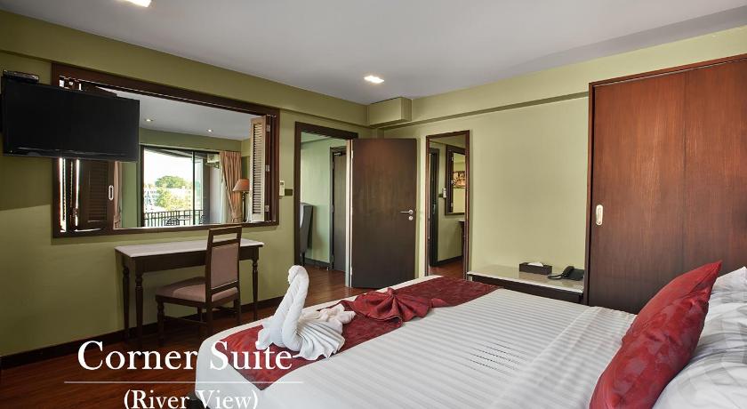 Image of Corner Suite 4