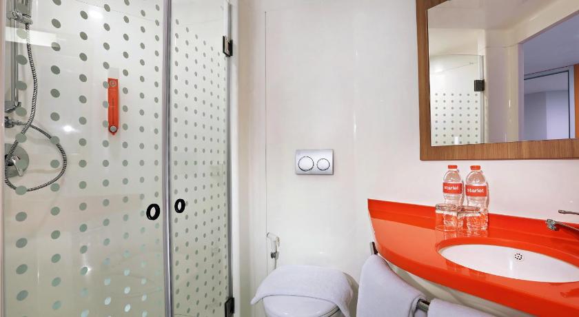 Starlet Hotel Serpong photo