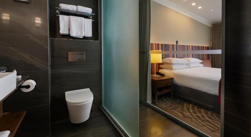 Image of King Bed 4