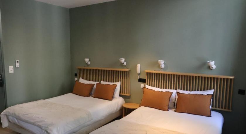 Image of Family Room 9