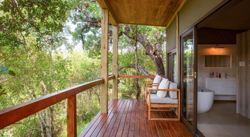 Kingfisher Creek Safari Lodge