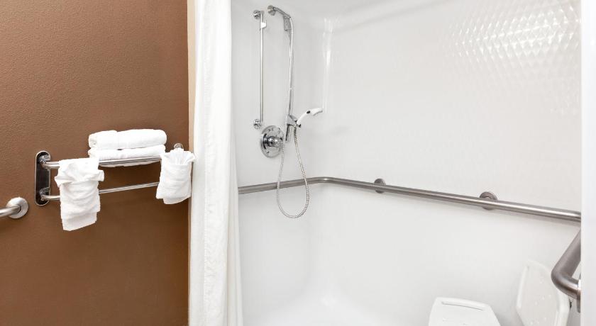 Microtel Inn & Suites by Wyndham Scott Lafayette photo
