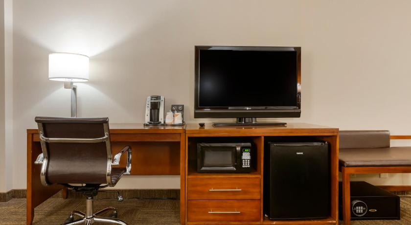 Image of 1 King Bed, Suite, Nonsmoking 15
