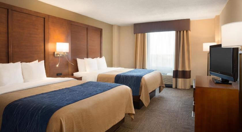 Image of 2 Queen Beds, Suite, Nonsmoking 0