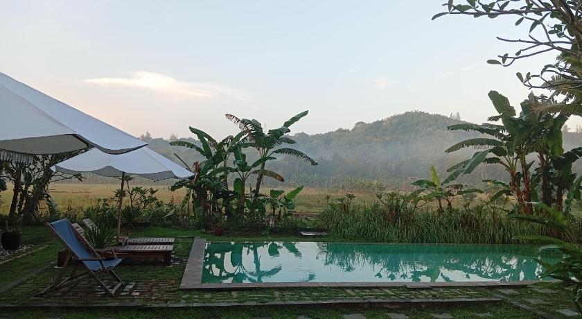 Image of Deluxe Double or Twin Room with Garden View 14