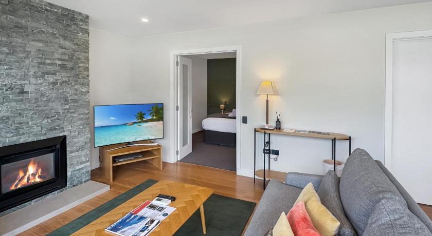 Image of Suite with Mountain View 14