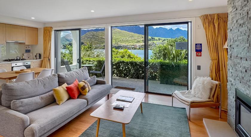 Image of Suite with Mountain View 3