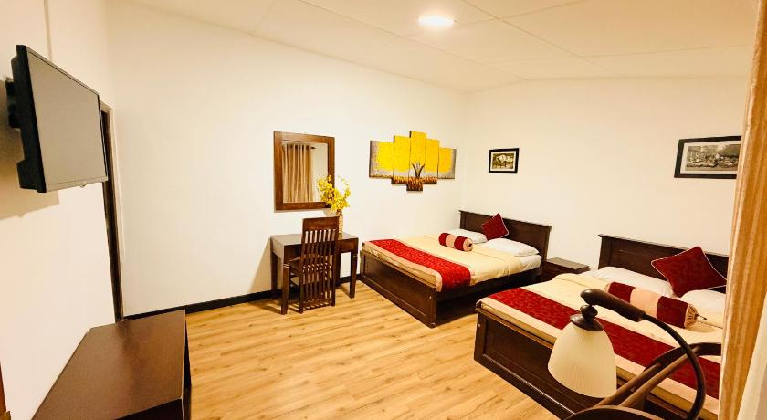 Little England Bungalow - image 16