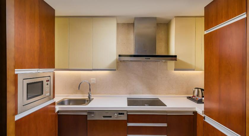 Image de premium 2 bedrm apartment, 2 bedroom larger apartment, bedroom 1: 1 king, bedroom 2: 1 king 15