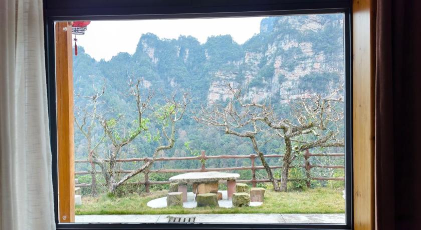Zhangjiajie PeakMist Retreat Inside ZhangJiaJie Forest Park Guesthouse restaurant