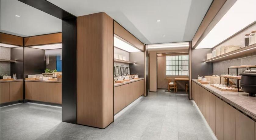 Ji Hotel Chengdu Kuanzhai Lane Zi Zhongxin - image 3
