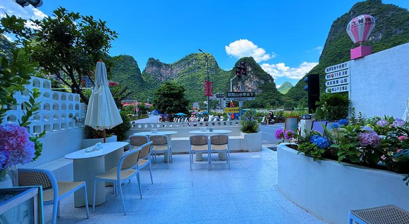 Yangshuo Sure I Do全景山宿 Guesthouse restaurant