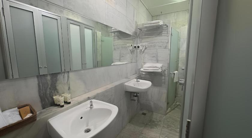 Image of Quadruple Room 2