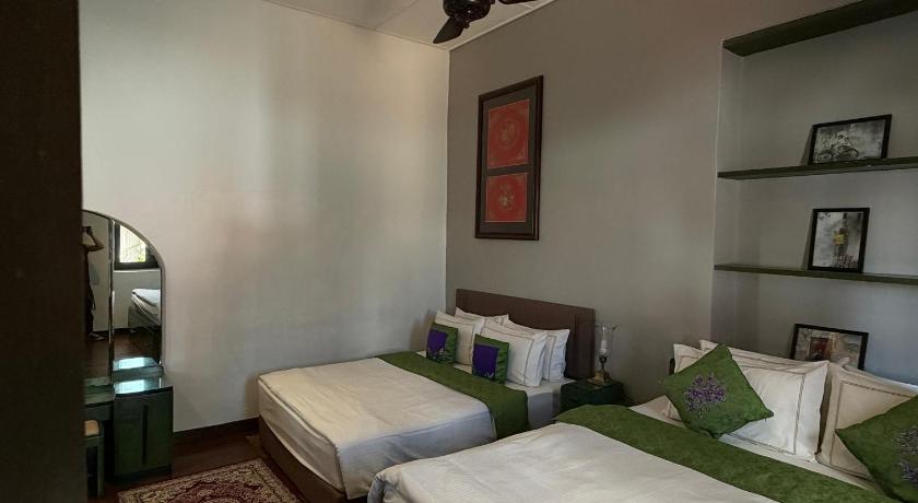 Image of Art Decor Suite 9