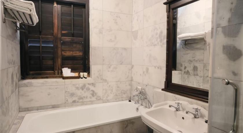 Image of Art Decor Suite 2