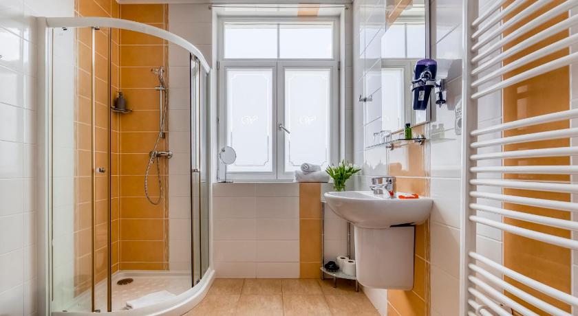 Image of Standard Double Room 2