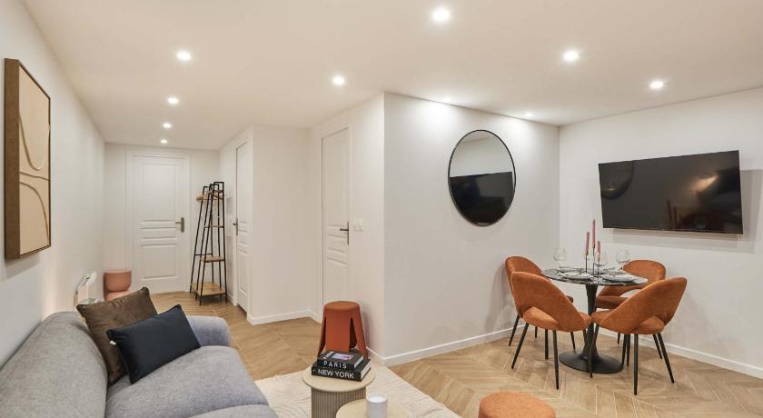 Modern Suite Center of Paris Montmartre - image 4