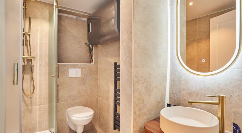 Modern Suite Center of Paris Montmartre - image 8