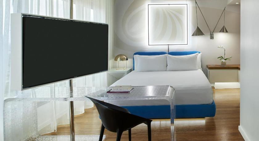 Image of King 1 Bedroom Suite 3