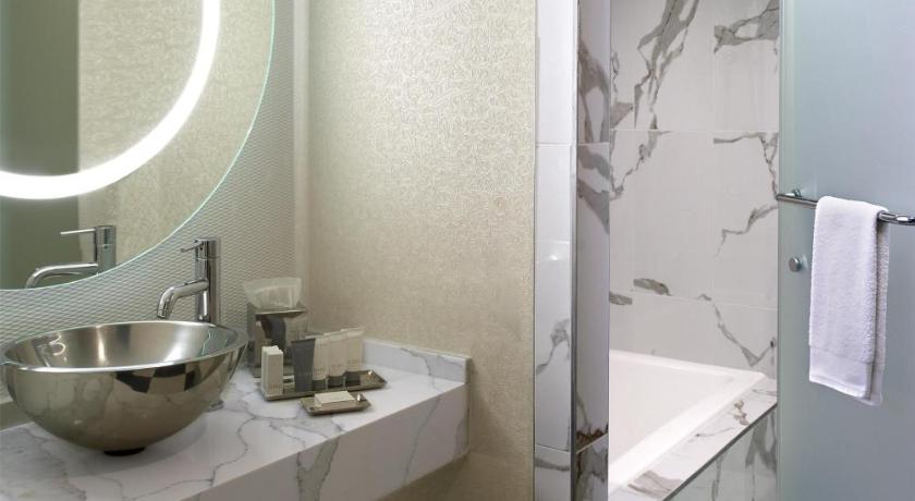 Image of King 1 Bedroom Suite 2