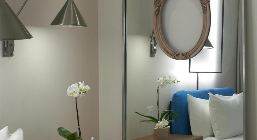 Image of King 1 Bedroom Suite 4