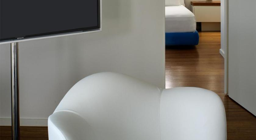 Image of King 1 Bedroom Suite 5