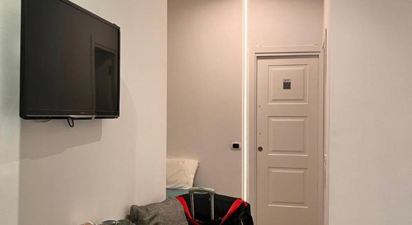 Image of Superior Triple Room 13