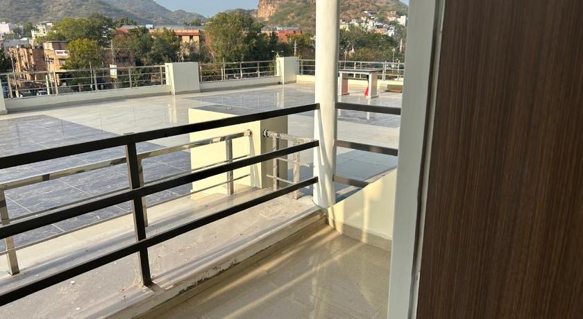 STARLIT Hotel Ajmer - image 5