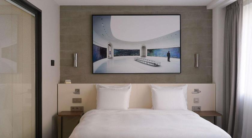 Kuva huoneesta Junior Suite 1 King-Size Bed, 1 Double Sofa Bed , Eiffel Tower View 0