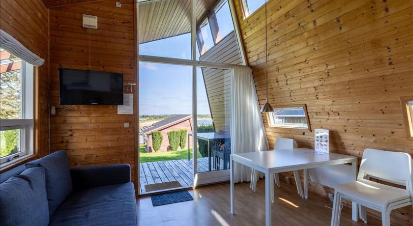 Image of Cottage (4 Adults + 2 Children) 0