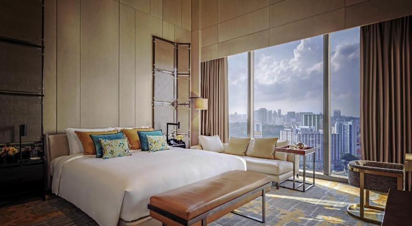 Image of PRESTIGE SUITE, Club Millésime Access, 1 King Bed, City View 1