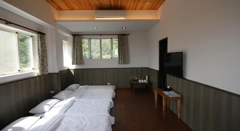Image of Family Room with Garden View 0