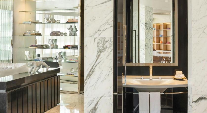 Imatge de One-Bedroom Presidential Penthouse King Suite - Top Floor 9