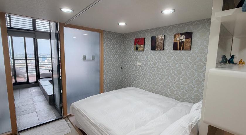 Image of Luxury Quadruple Room 12