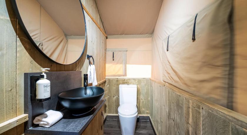 รูปของลักชัวรี่แฟมมิลีเต็นท์ (Luxury Family Tent) 13
