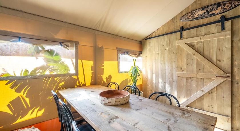 รูปของลักชัวรี่แฟมมิลีเต็นท์ (Luxury Family Tent) 12