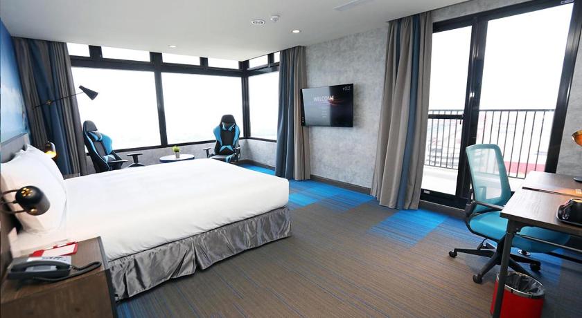 Image of Deluxe Suite 1