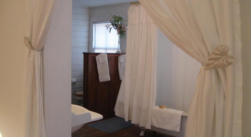 Pensacola Victorian Bed & Breakfast photo
