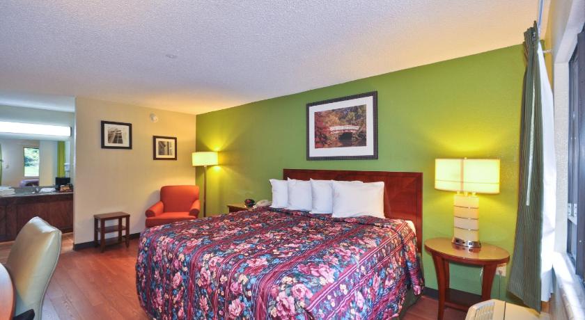 Country Hearth Inn & Suites Marietta