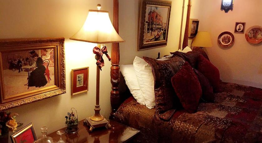 The Stone Hedge Bed and Breakfast photo