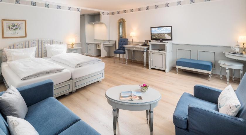 Image of Superior Double Room with Balcony 1