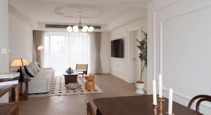 상하이 / 상해 Eastern Hub - Bund Branch 3-Bedroom Near Yuyuan Garden, Nanjing Road with Shanghai Tower Views, Near 게스트하우스 로비