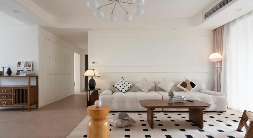 상하이 / 상해 Eastern Hub - Bund Branch 3-Bedroom Near Yuyuan Garden, Nanjing Road with Shanghai Tower Views, Near 게스트하우스 스위트룸