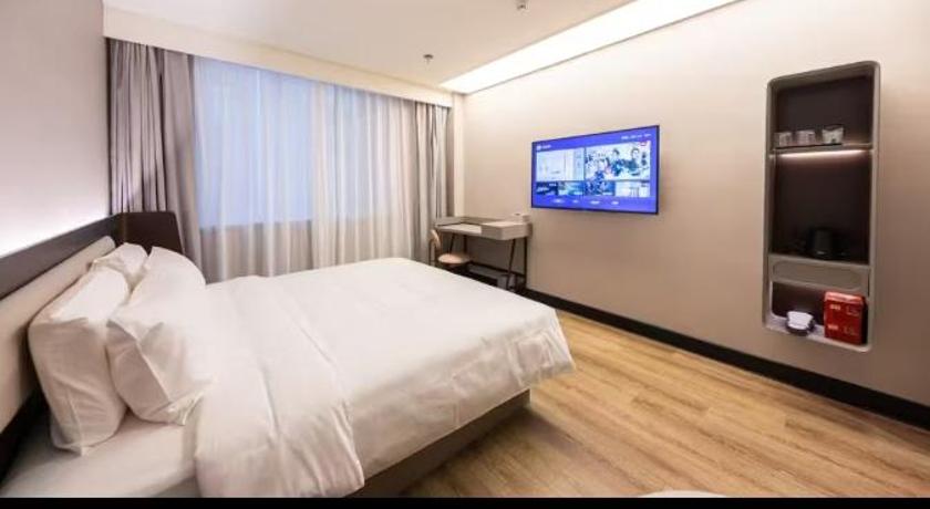 Hanting Hotel Tianjin Railway Station North Square - image 3