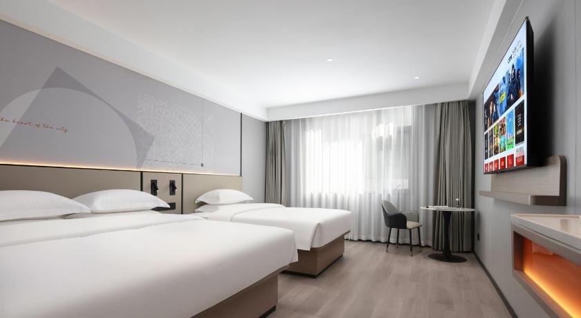 張家界 铂曼时尚酒店Boman Fashion Hotel 300 Meters From National Forest Park East Gate ゲストハウス 眺望