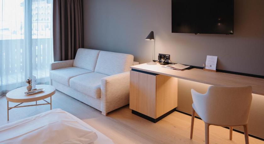 Image of Deluxe Double Room with Balcony 1