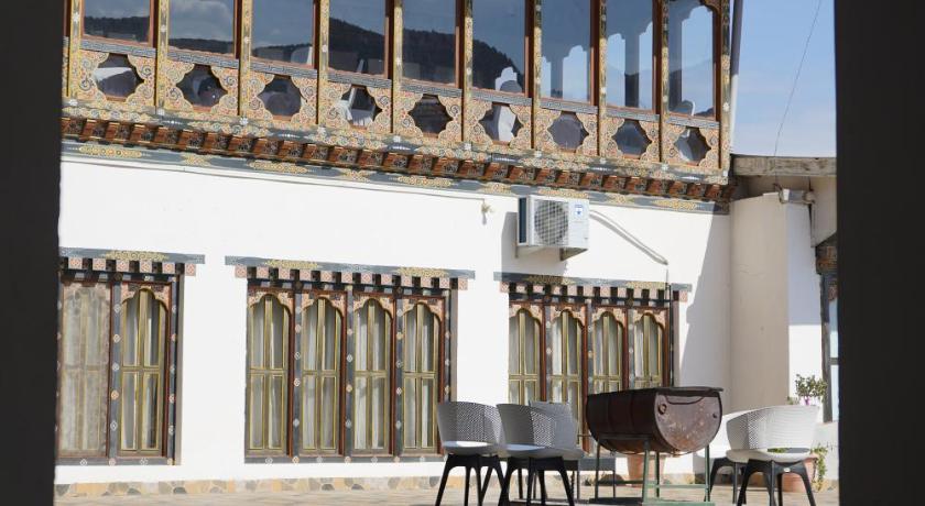 Kingaling Hotel - image 6