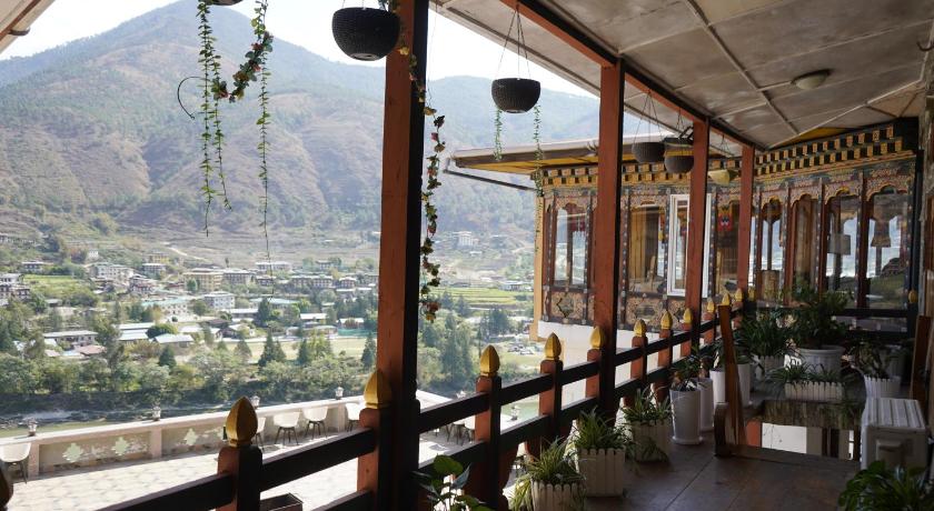Kingaling Hotel - image 2