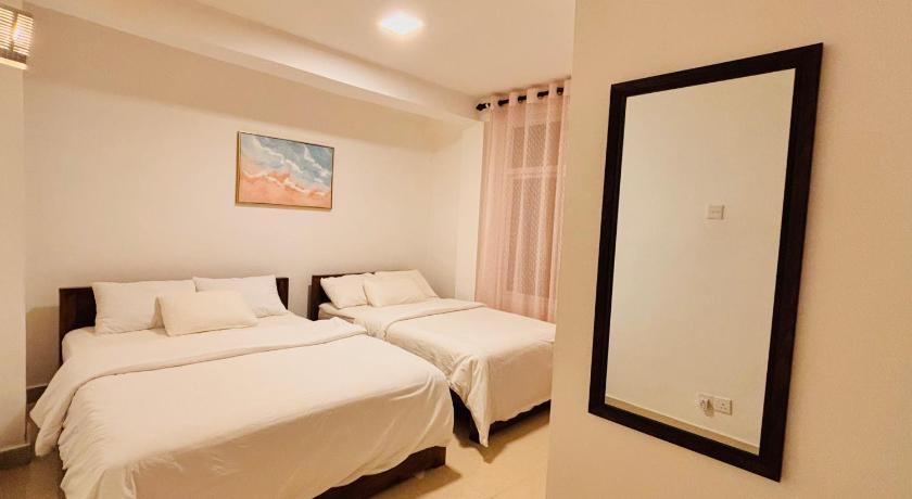 Image of Family Room 0