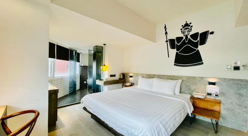 Image of Deluxe Double Room with Shower 1